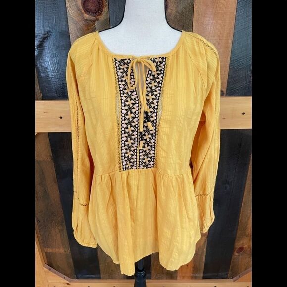 Nwt Chelsea & Theodore embroidered woven top - Picture 1 of 12